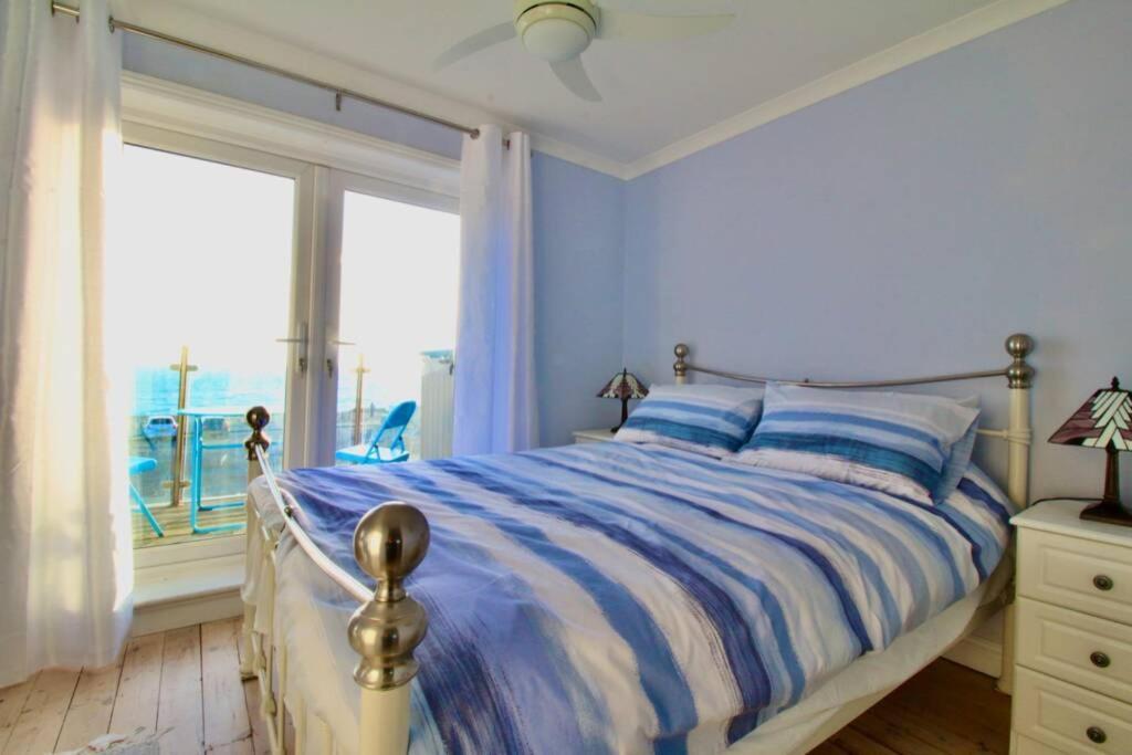 Serenity "Your Calm Seafront Retreat" By Air Premier Сийфорд Екстериор снимка